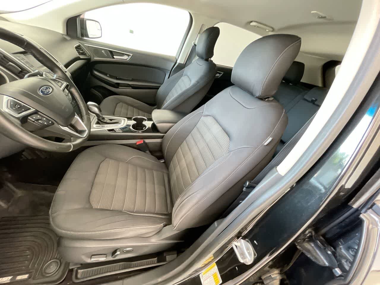 Thumbnail: 2015 Ford Edge - 11