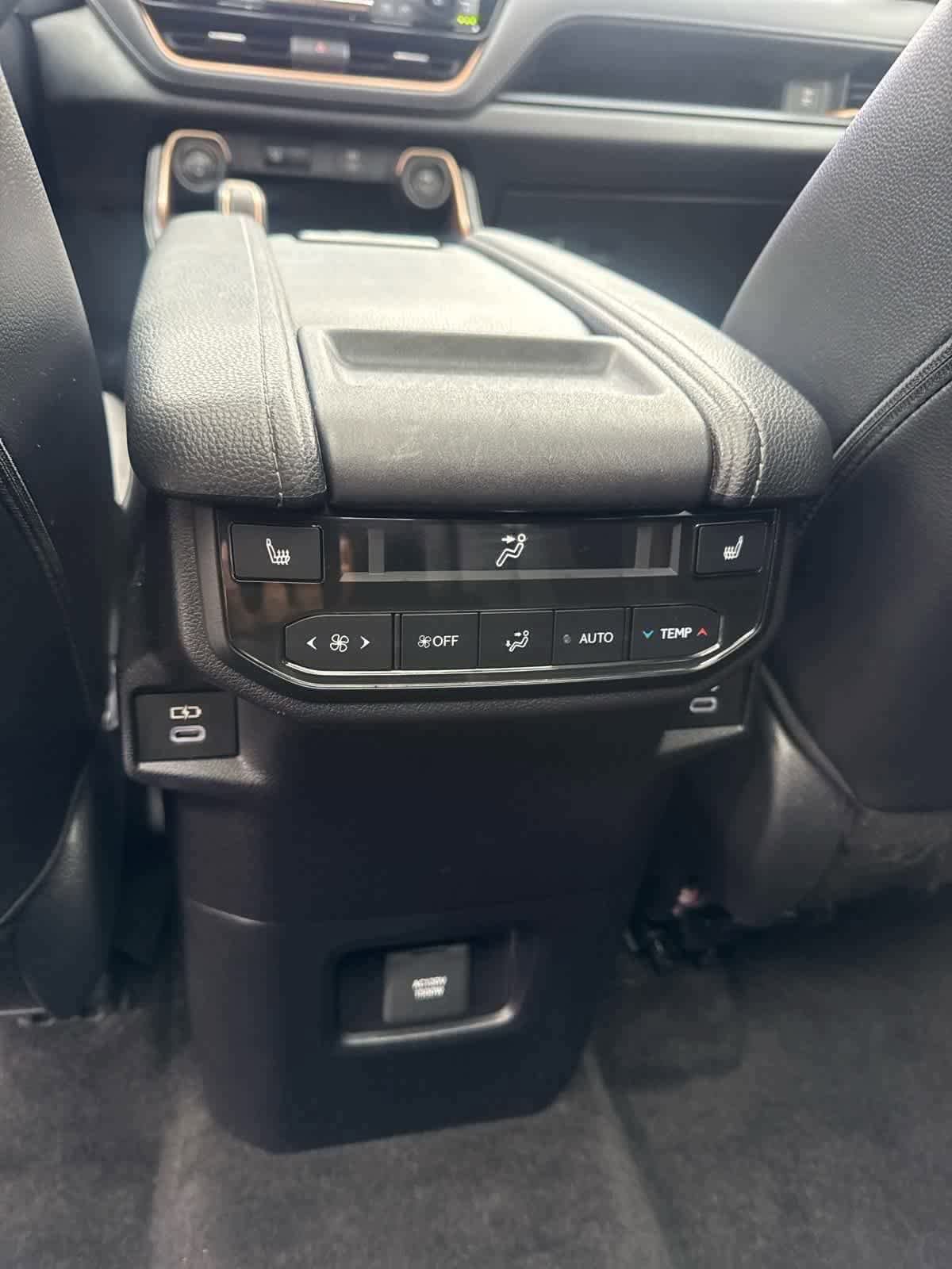 Thumbnail: 2024 Toyota Grand Highlander - 42