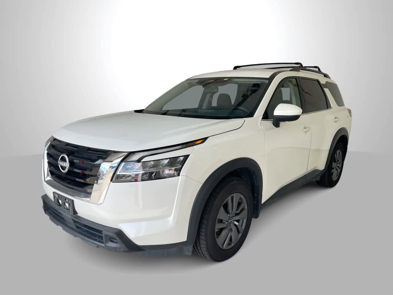 2022 Nissan Pathfinder SV's photo