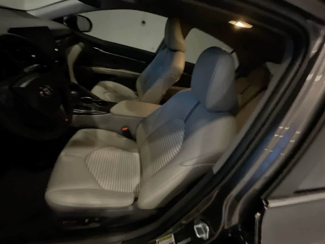 Thumbnail: 2022 Toyota Camry - 11