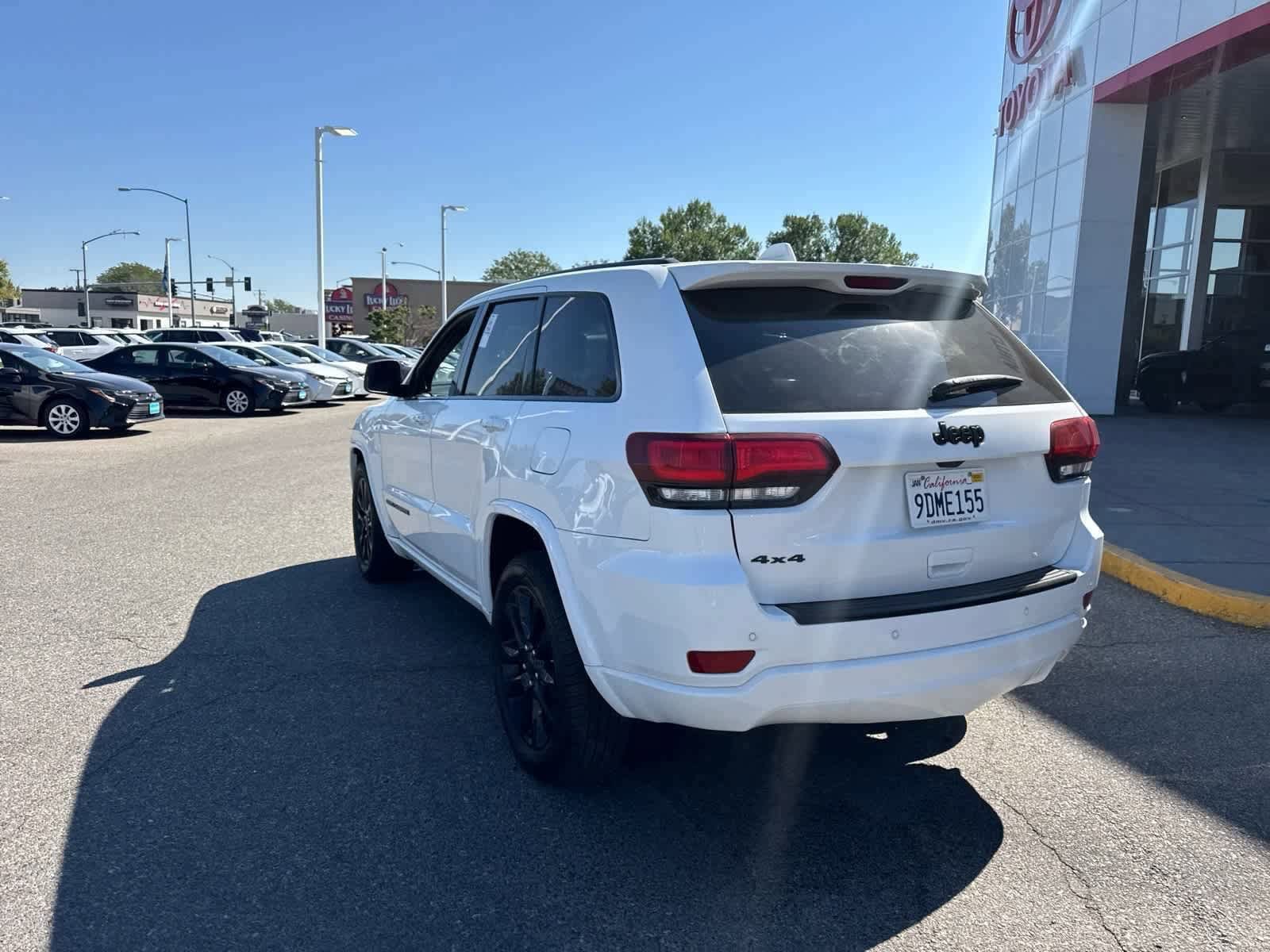 Thumbnail: 2018 Jeep Grand Cherokee - 8