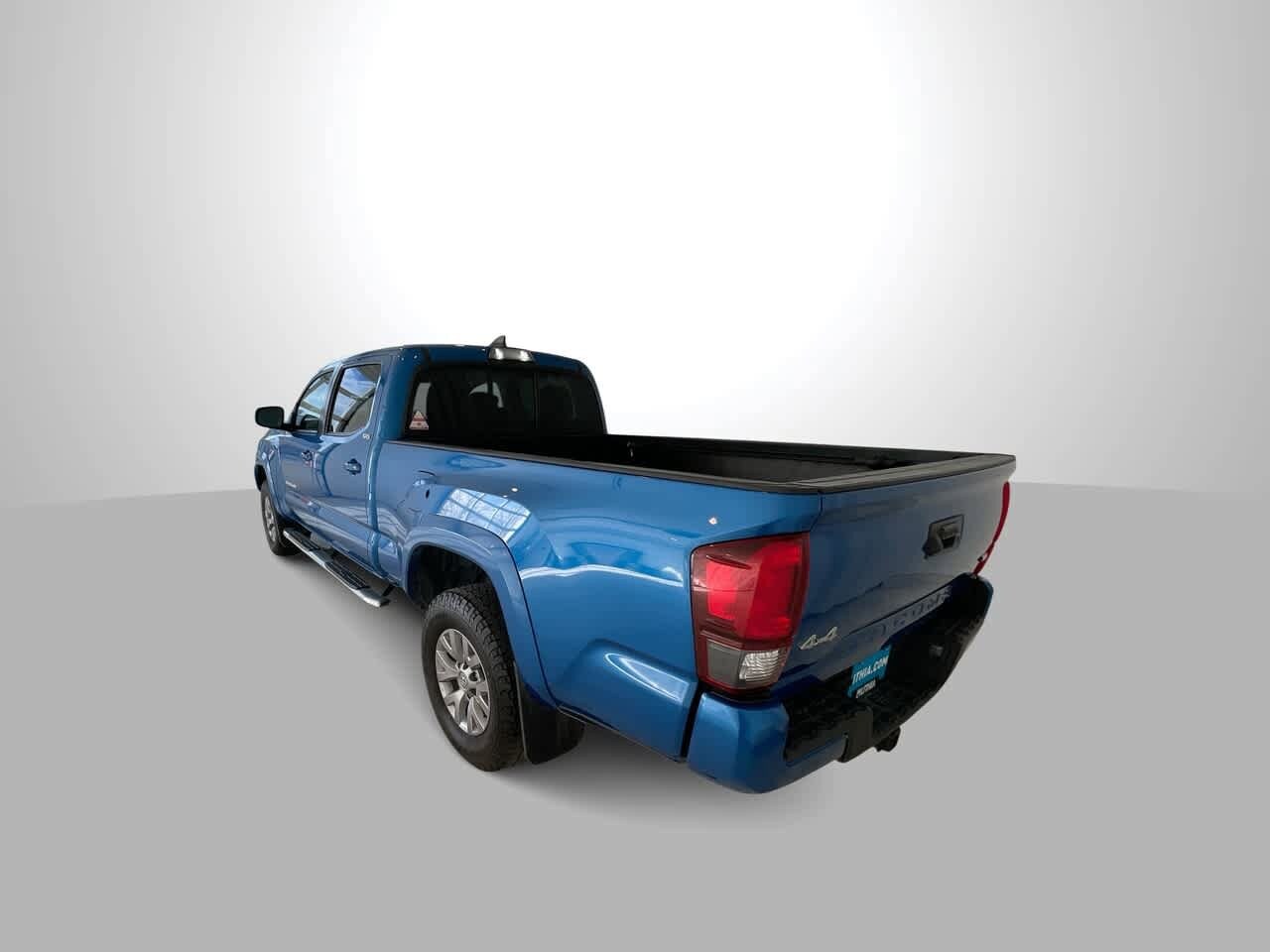 Thumbnail: 2018 Toyota Tacoma - 6