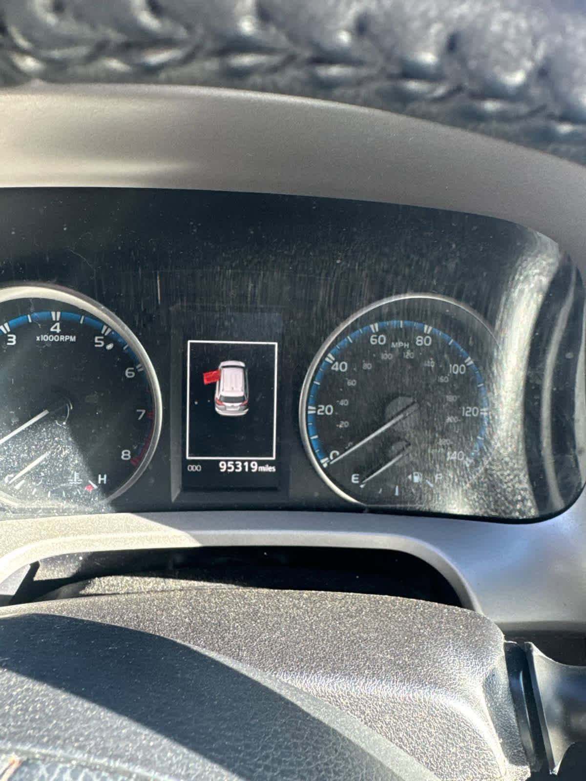 Thumbnail: 2017 Toyota RAV4 - 5