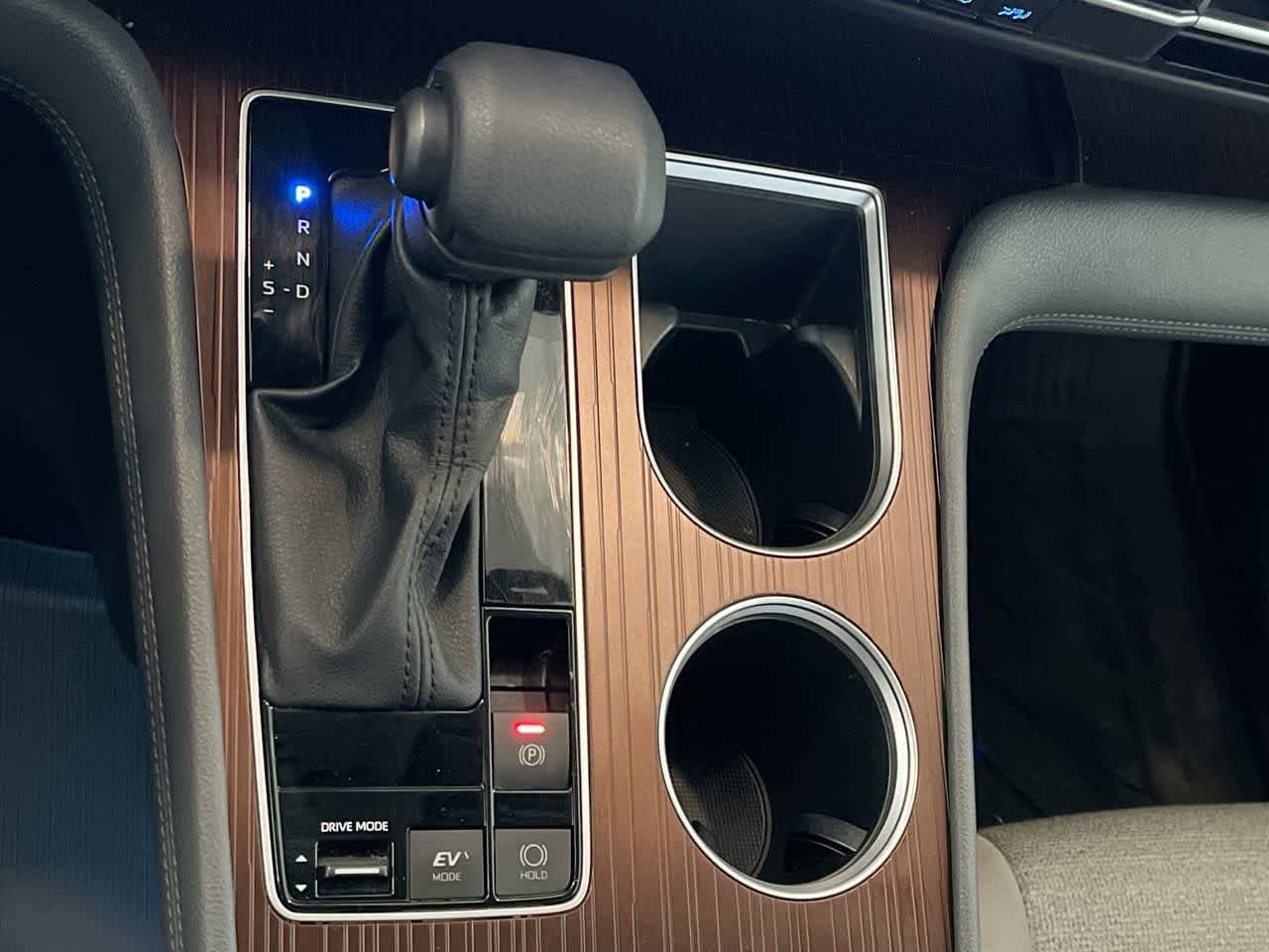 Thumbnail: 2023 Toyota Sienna - 20