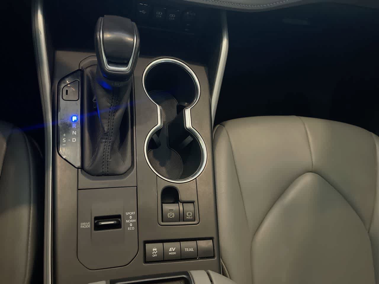 Thumbnail: 2020 Toyota Highlander - 20