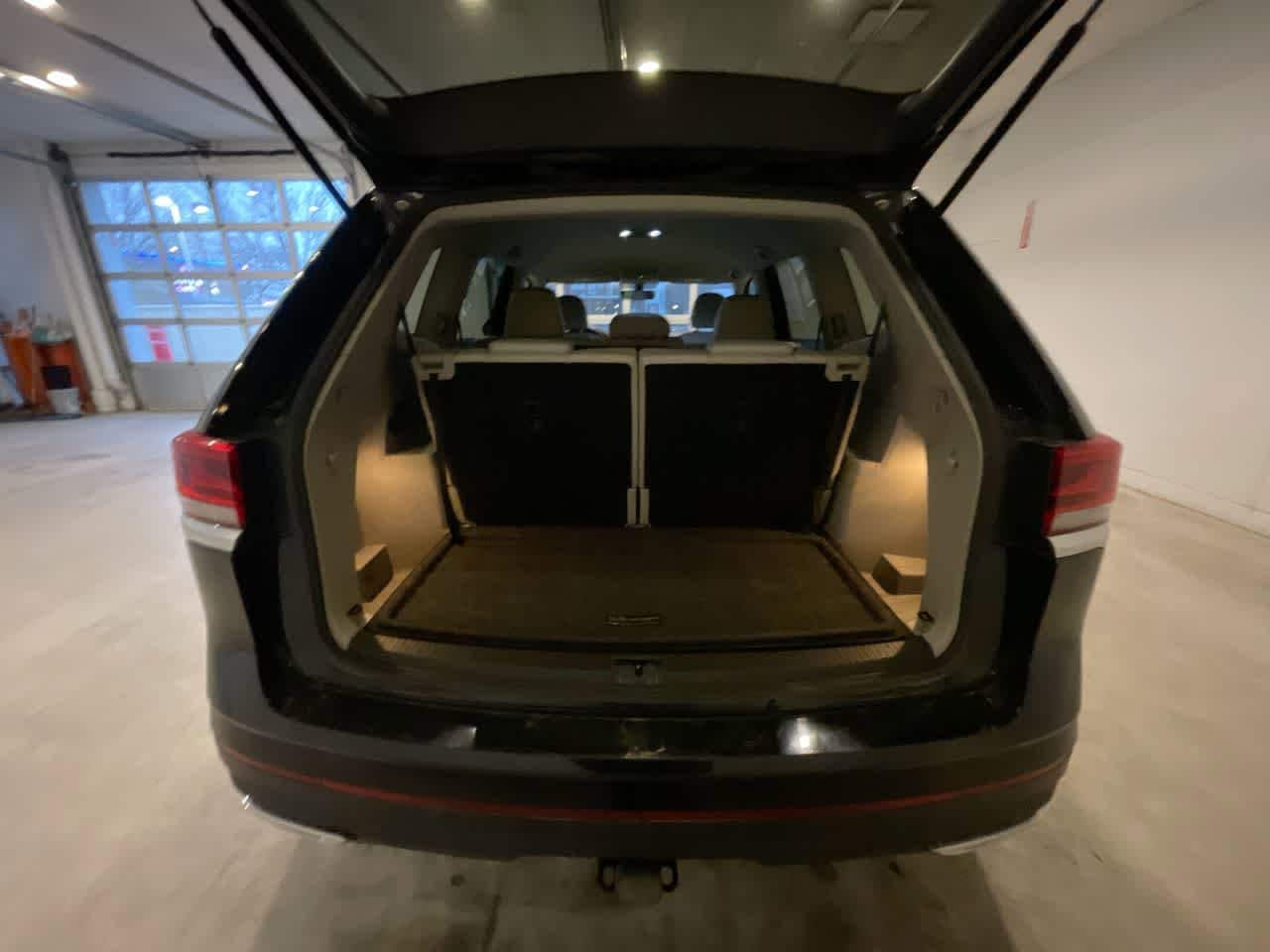 Thumbnail: 2022 Volkswagen Atlas - 23