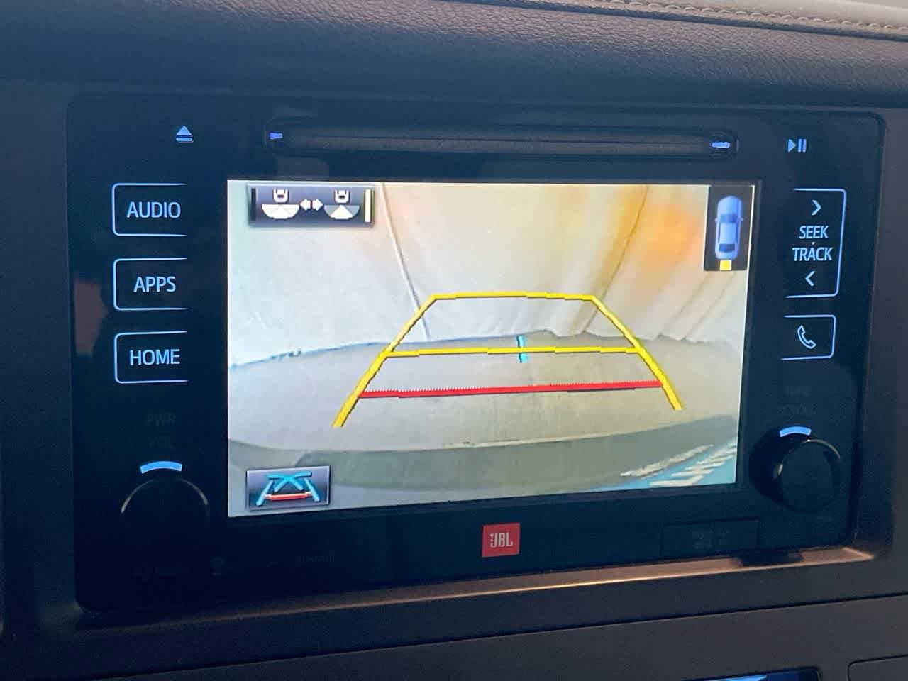 Thumbnail: 2016 Toyota Sienna - 17