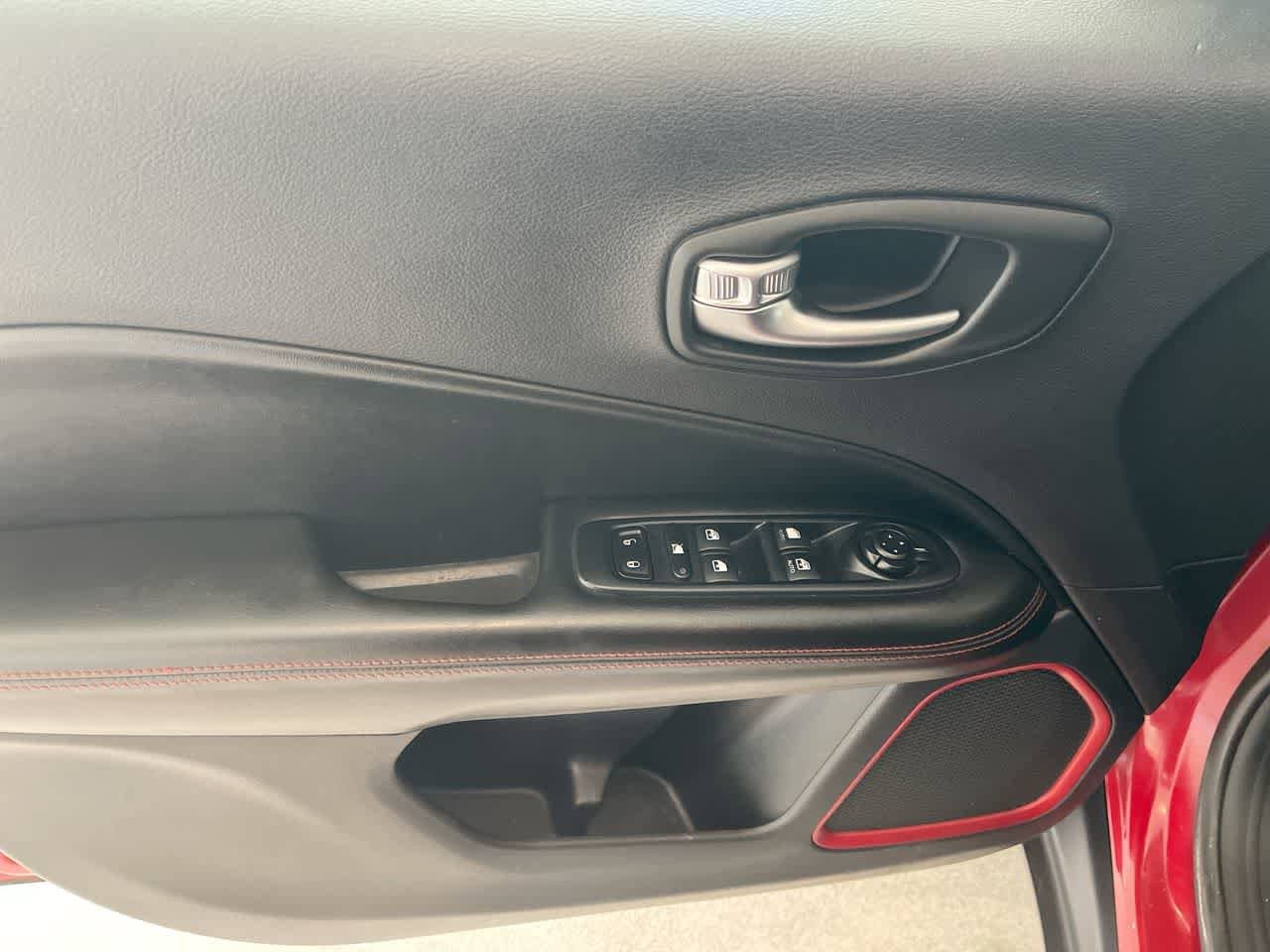 Thumbnail: 2020 Jeep Compass - 13