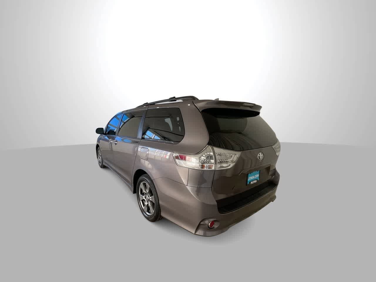 Thumbnail: 2020 Toyota Sienna - 6