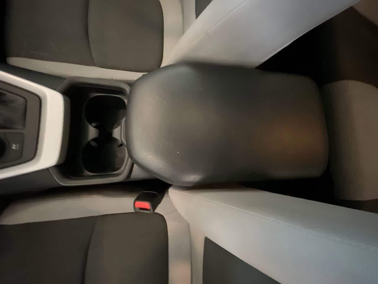 Thumbnail: 2020 Toyota RAV4 - 21