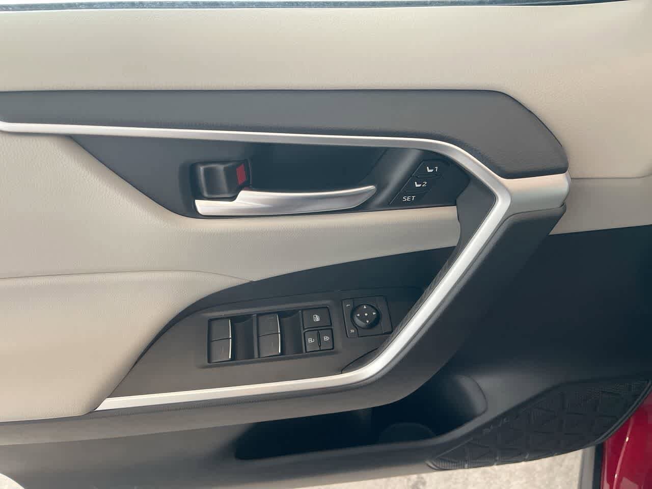 Thumbnail: 2025 Toyota RAV4 - 13