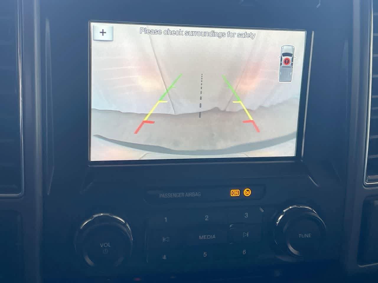 Thumbnail: 2018 Ford Econoline - 17