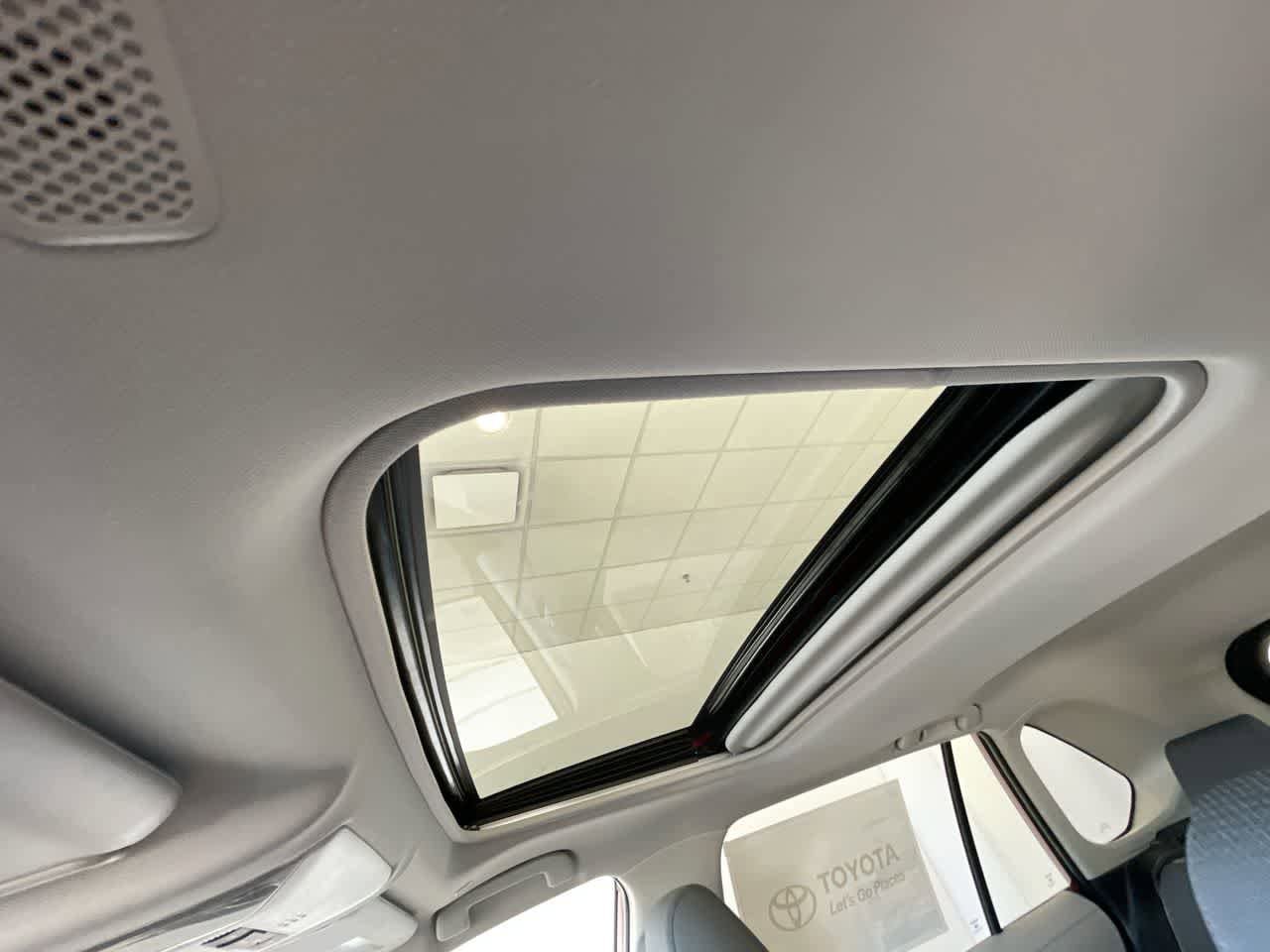 Thumbnail: 2025 Toyota RAV4 - 22