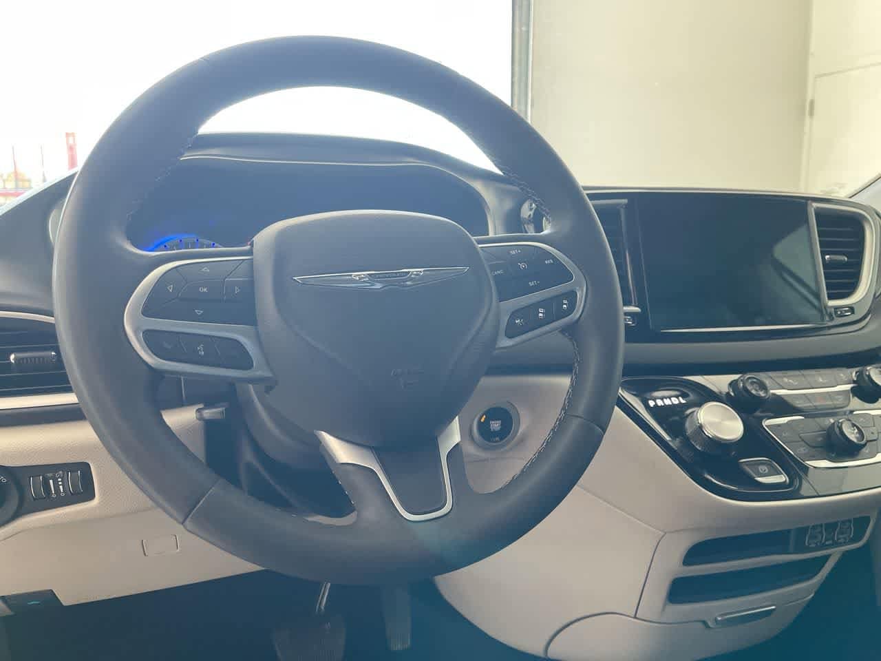 Thumbnail: 2023 Chrysler Pacifica - 14