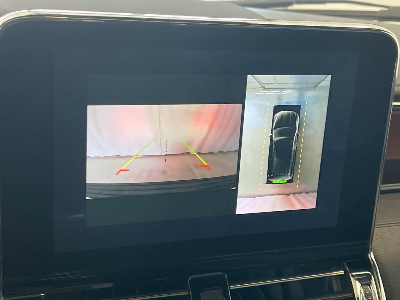 Thumbnail: 2020 Lincoln Navigator - 23