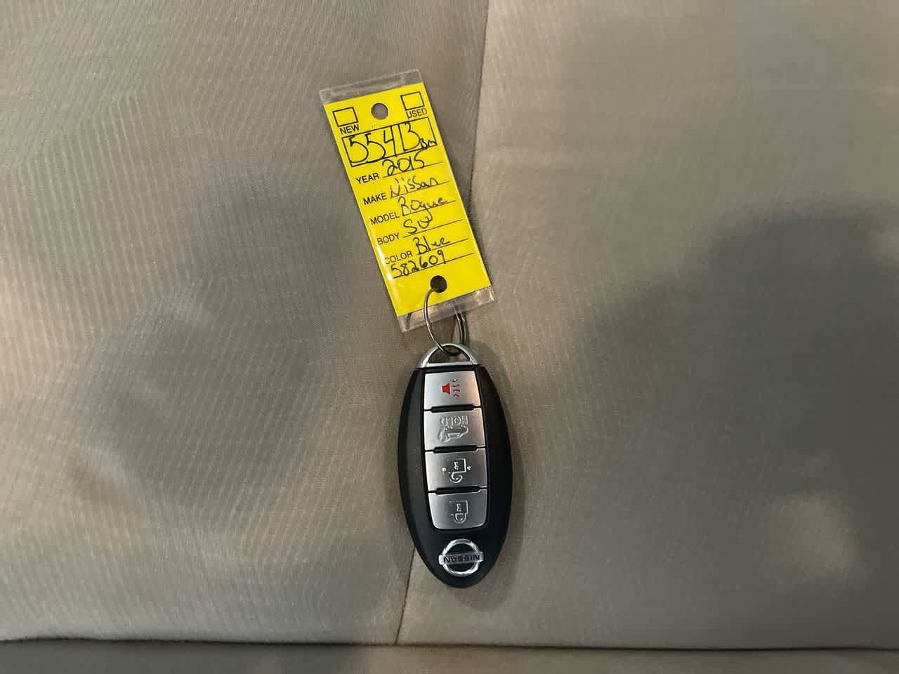 Thumbnail: 2015 Nissan Rogue - 26