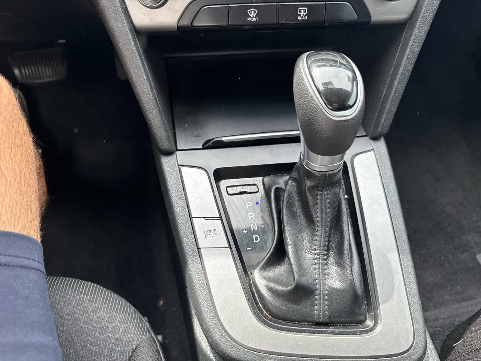 2018 Hyundai Elantra SEL 24