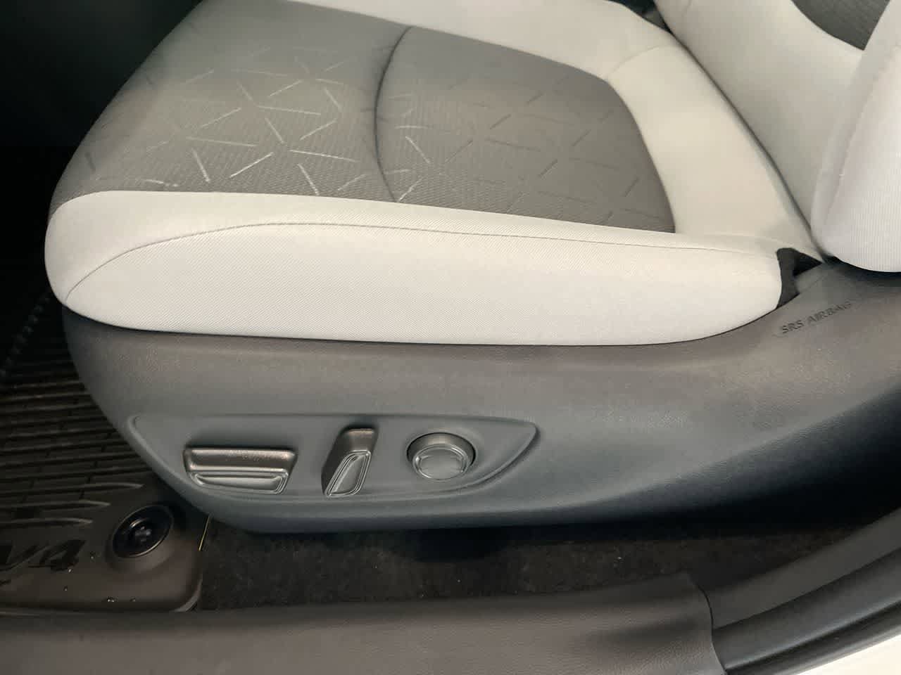 Thumbnail: 2025 Toyota RAV4 - 12