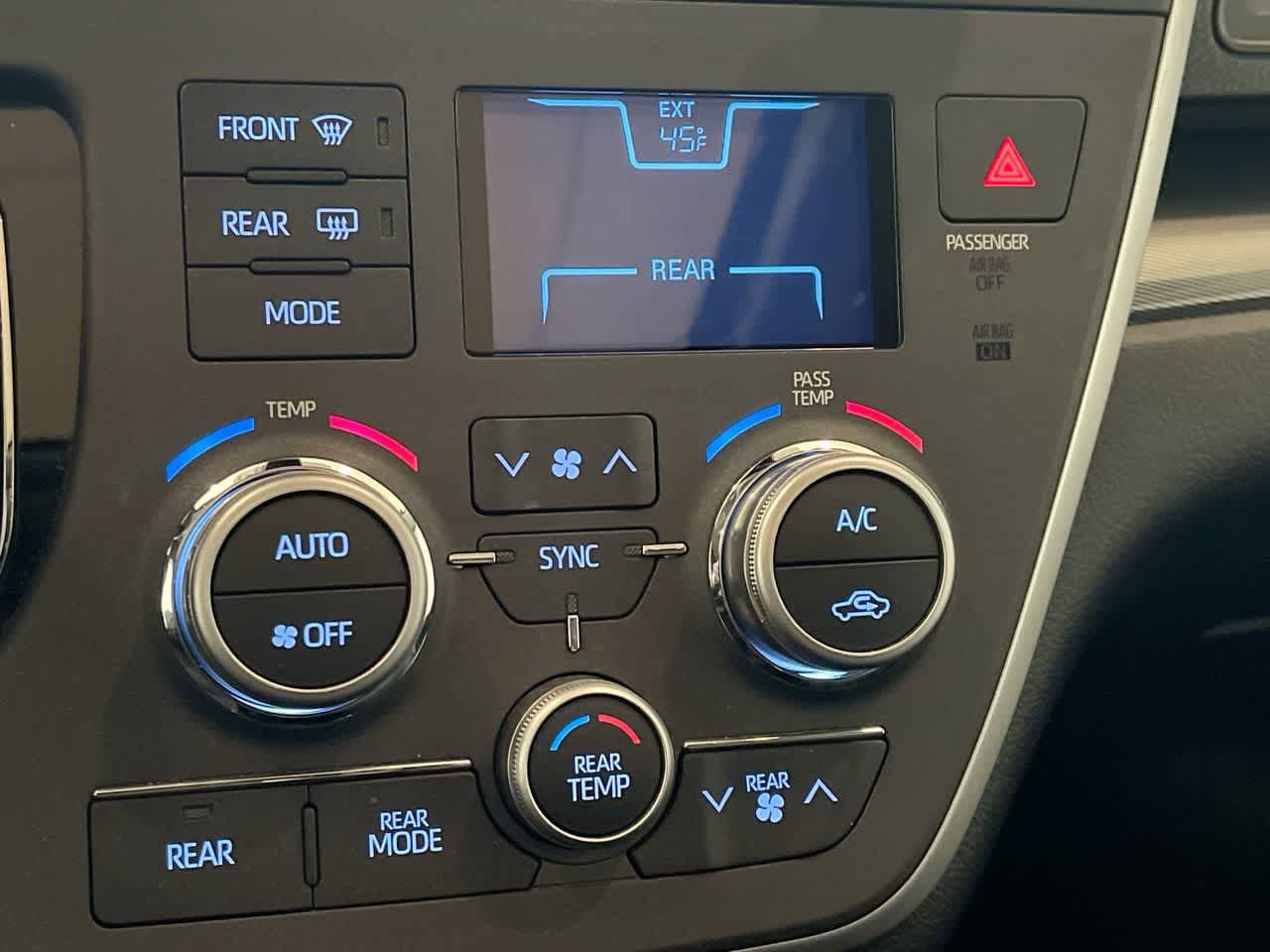 Thumbnail: 2020 Toyota Sienna - 19