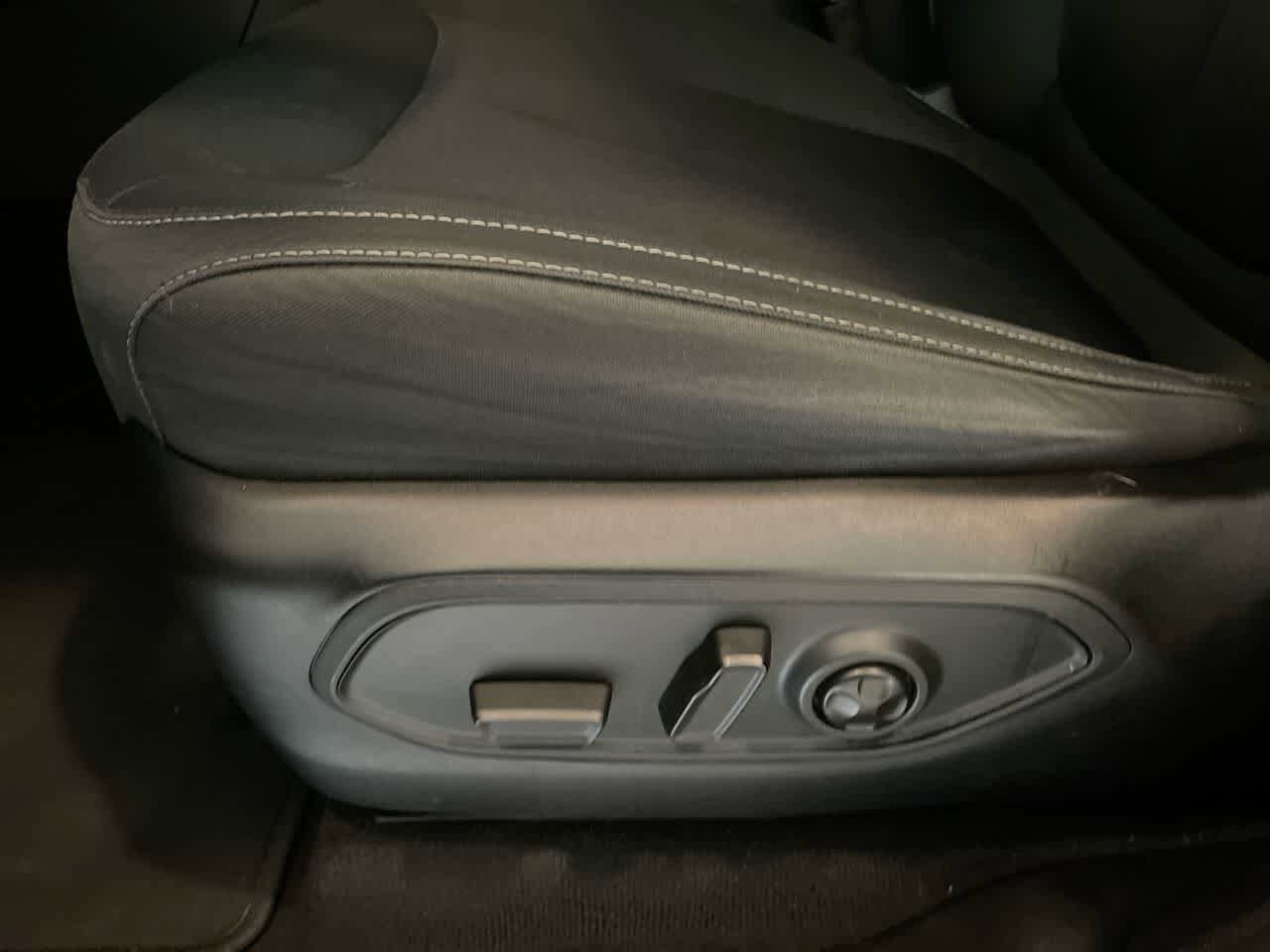 Thumbnail: 2023 Jeep Grand Cherokee L - 12