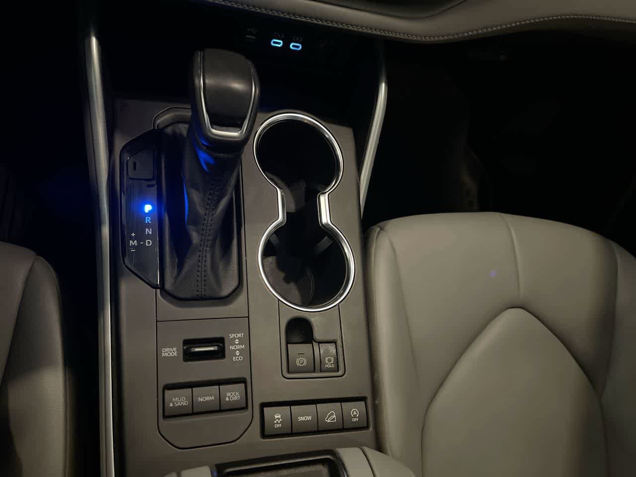 Thumbnail: 2022 Toyota Highlander - 20