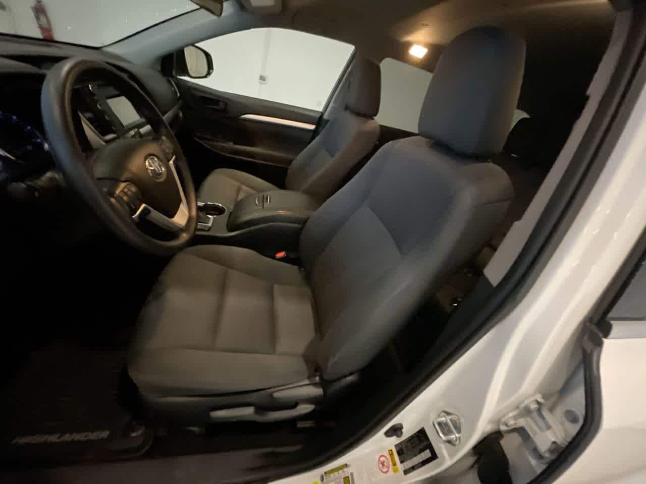 Thumbnail: 2019 Toyota Highlander - 11