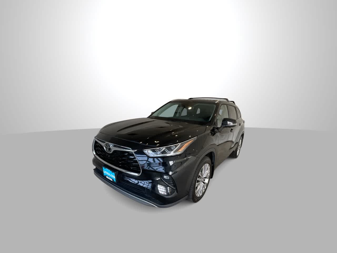 Thumbnail: 2024 Toyota Highlander - 3