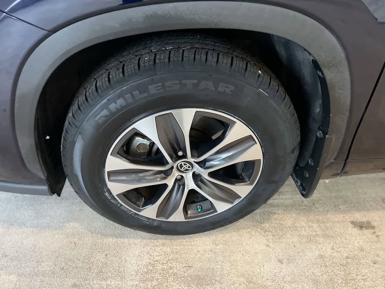 Thumbnail: 2022 Toyota Highlander - 10