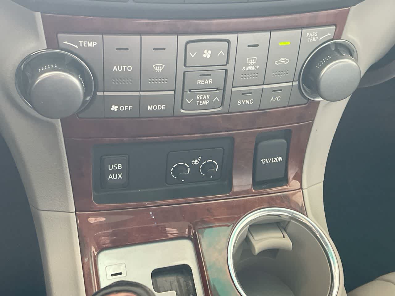 Thumbnail: 2011 Toyota Highlander - 19