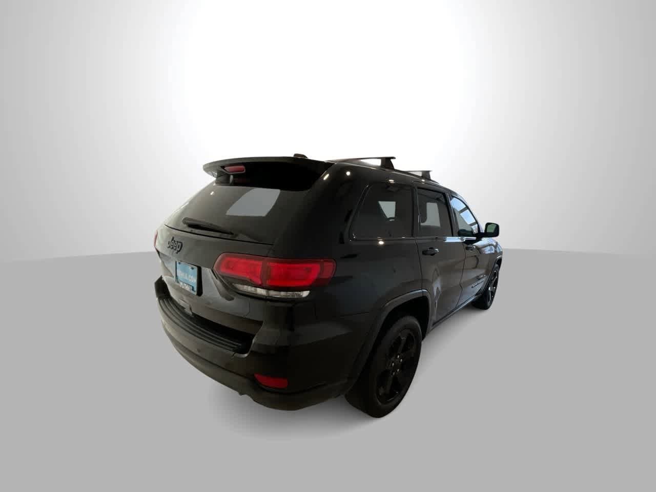 Thumbnail: 2018 Jeep Grand Cherokee - 8