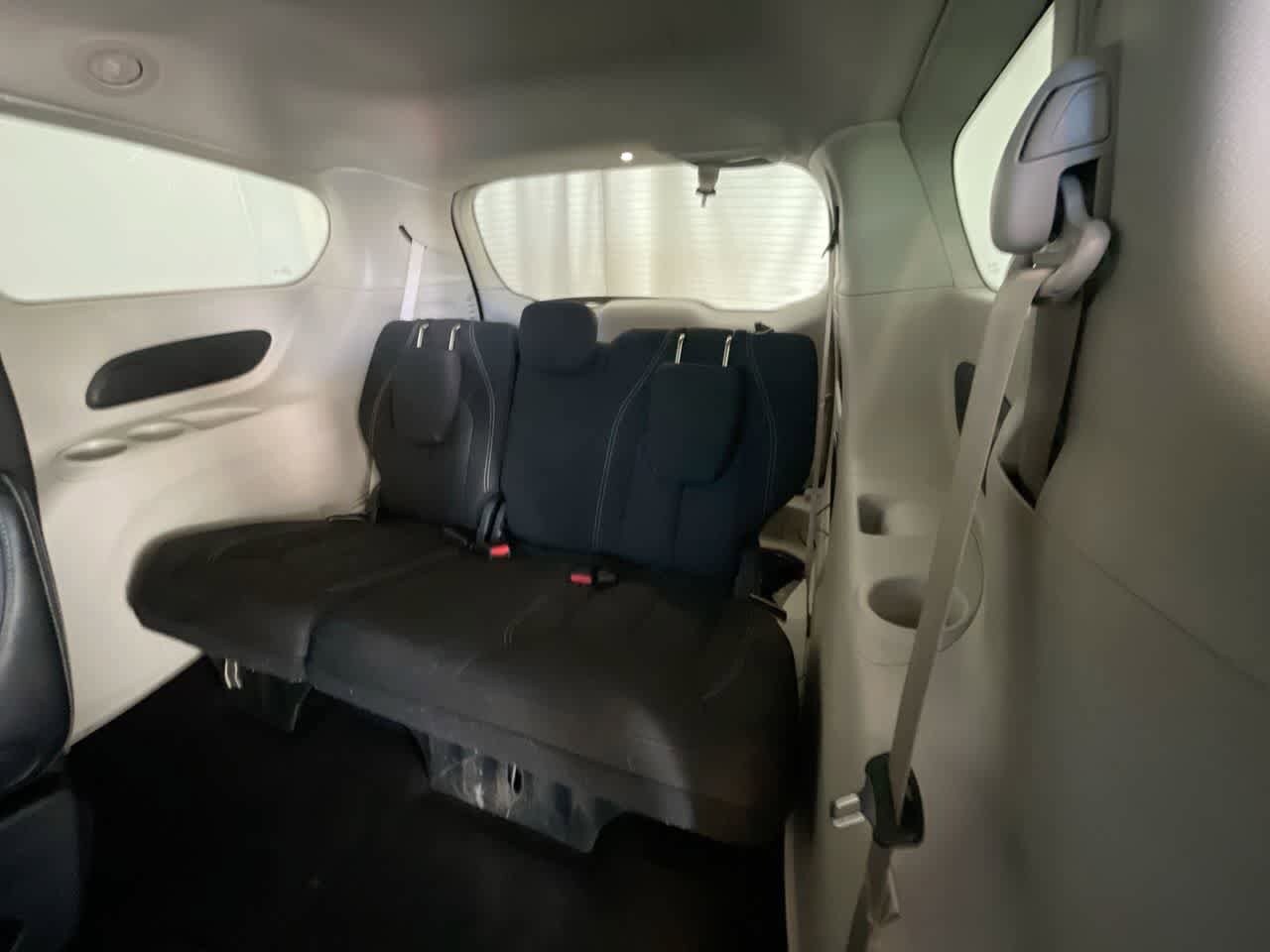 Thumbnail: 2023 Chrysler Voyager - 22