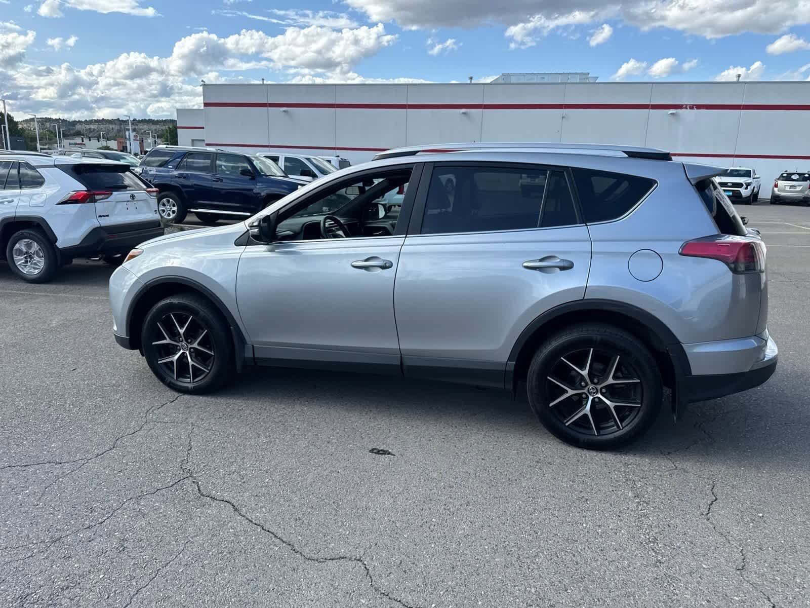 Thumbnail: 2016 Toyota RAV4 - 39