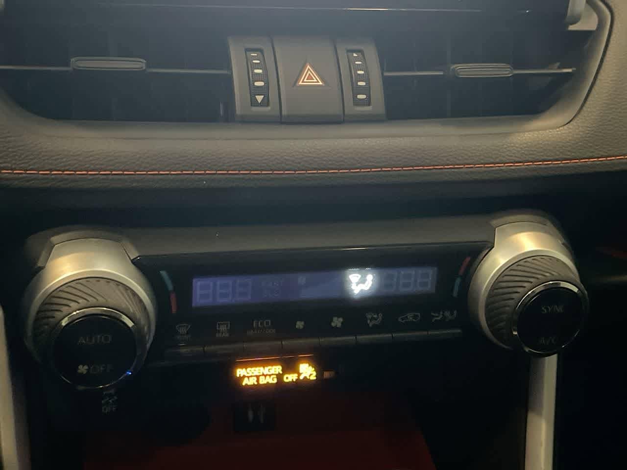 Thumbnail: 2019 Toyota RAV4 - 19