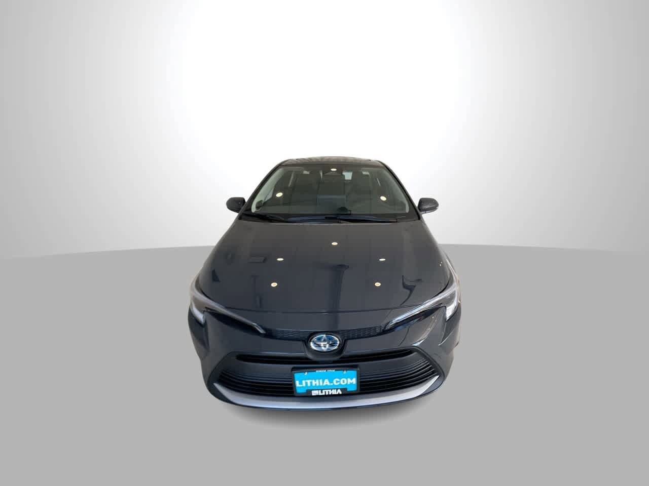 2025 Toyota Corolla Hybrid XLE photo 3