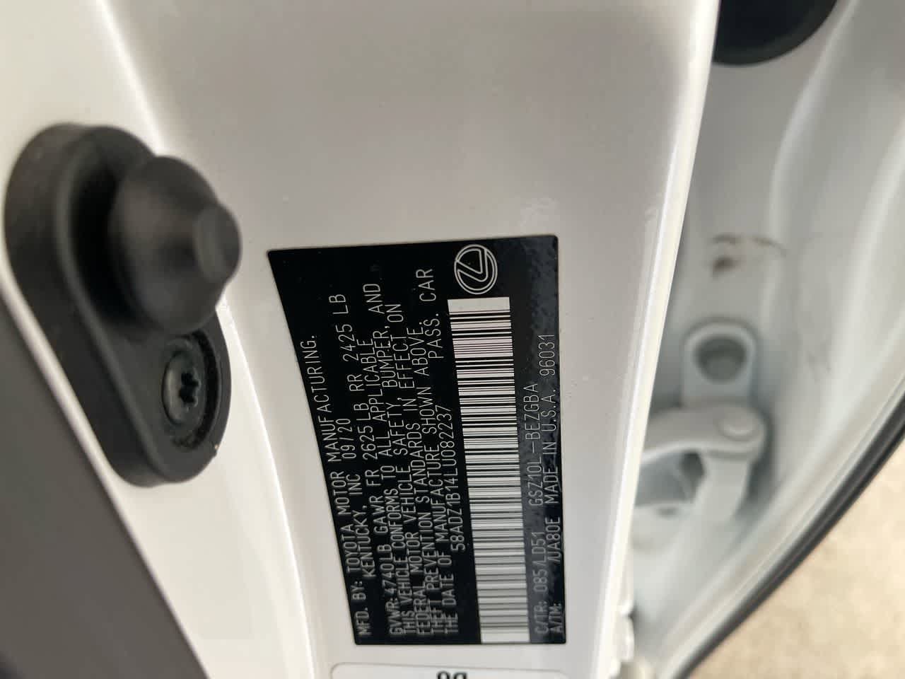 Thumbnail: 2020 Lexus ES - 28