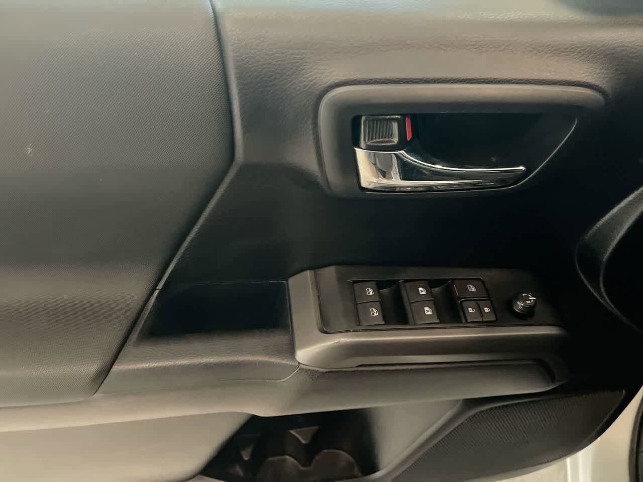 Thumbnail: 2021 Toyota Tacoma - 13