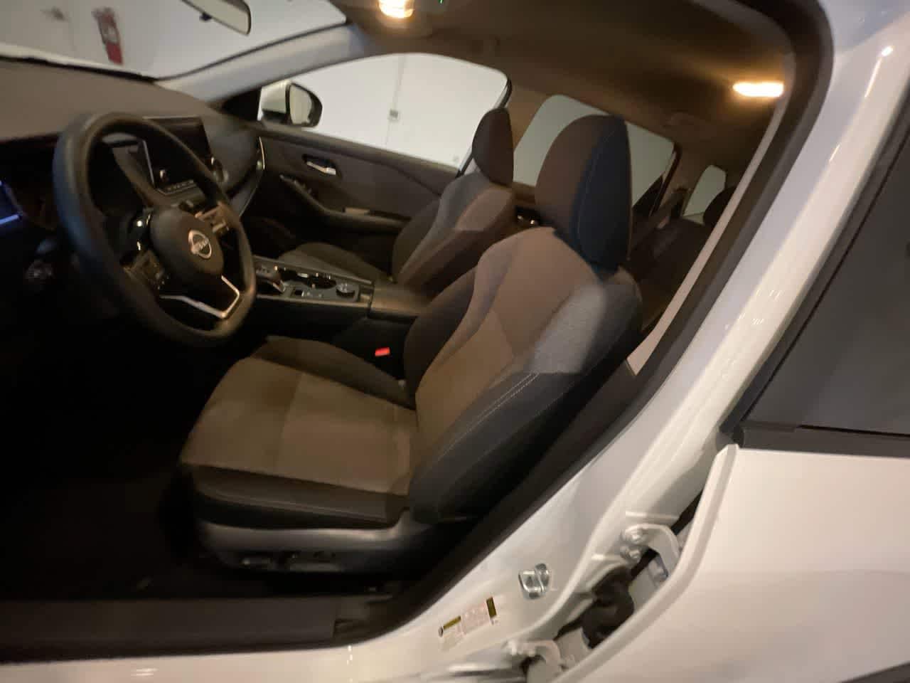 Thumbnail: 2023 Nissan Rogue - 11