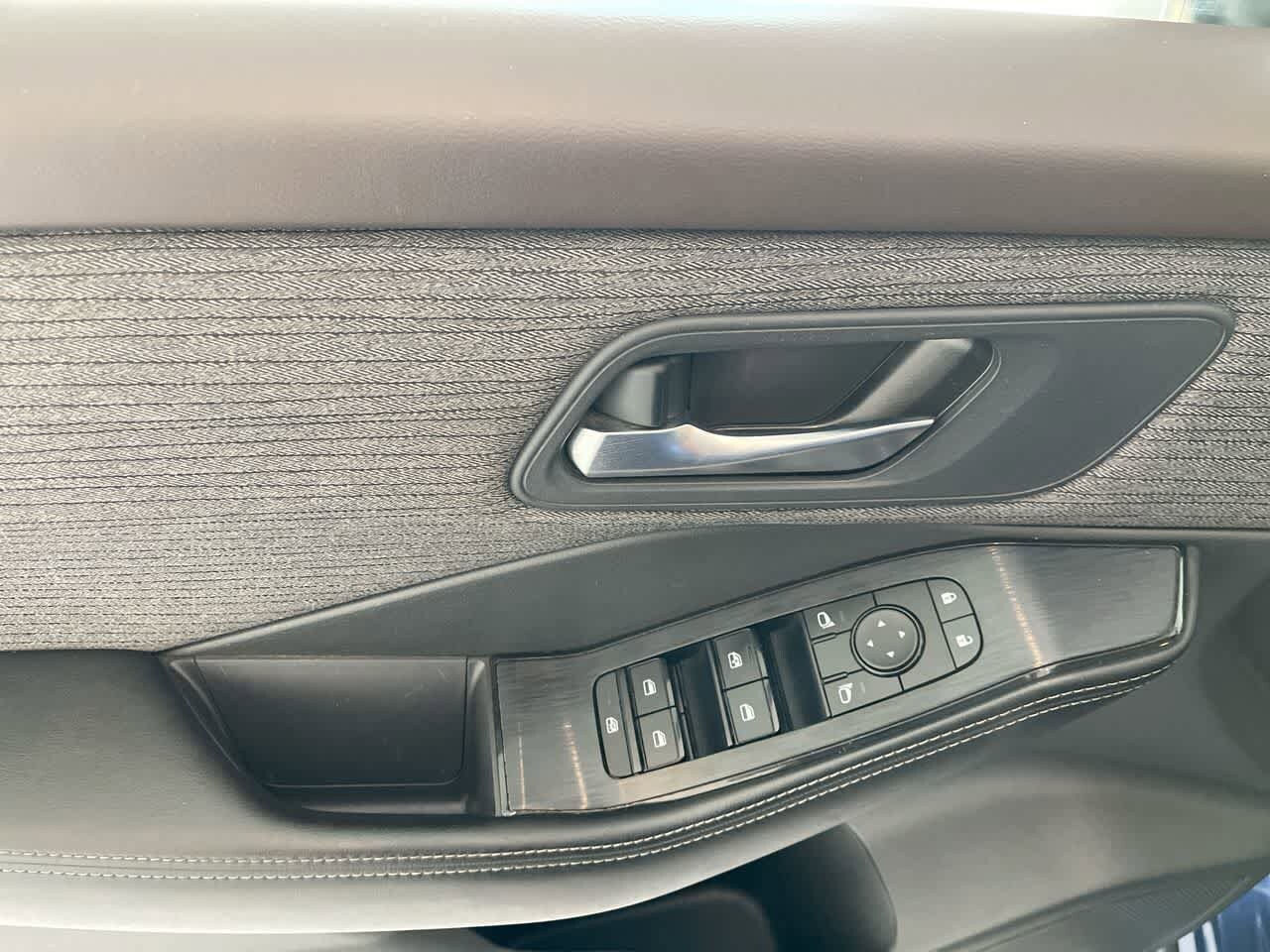 Thumbnail: 2022 Nissan Rogue - 13