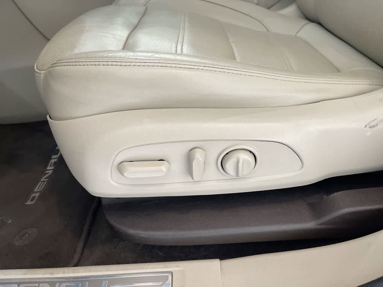 Thumbnail: 2019 GMC Acadia - 12