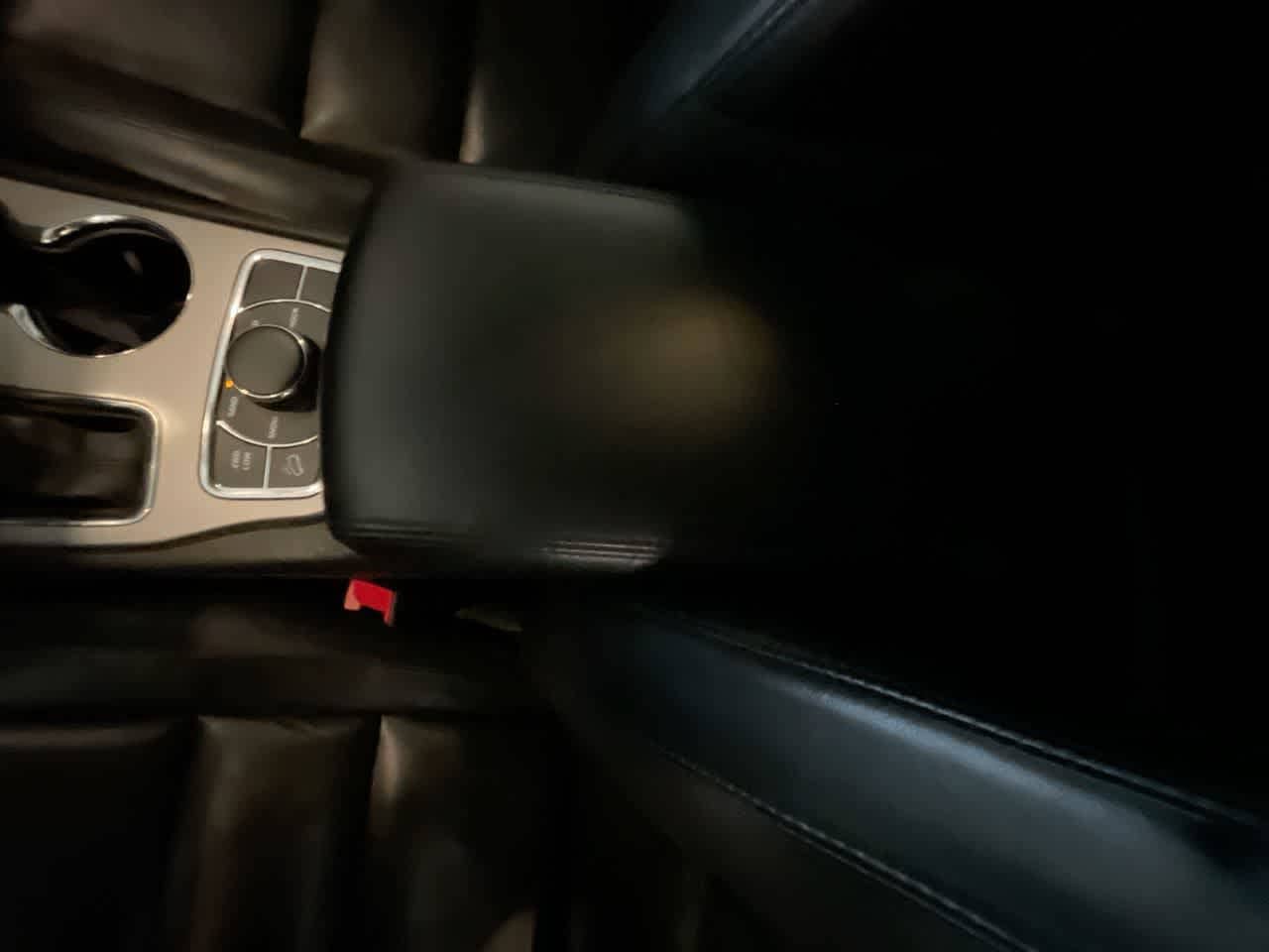 Thumbnail: 2022 Jeep Grand Cherokee - 21