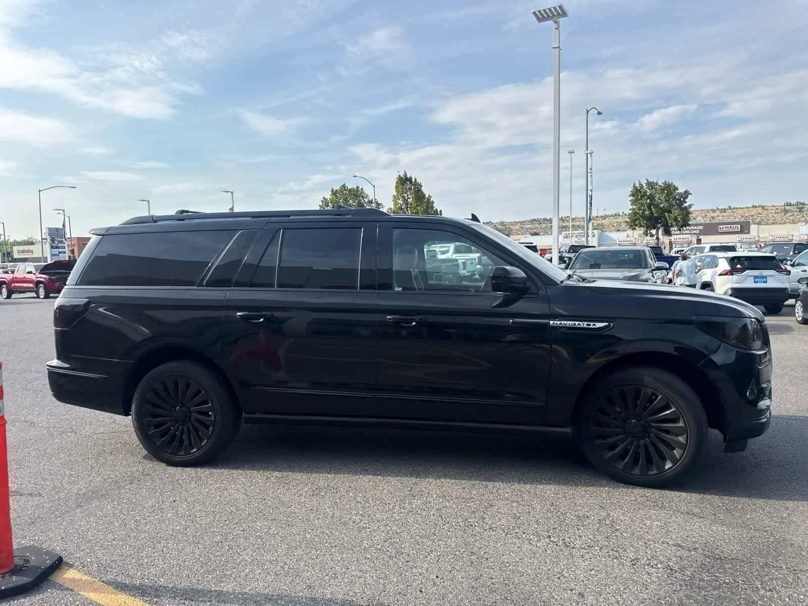 Thumbnail: 2019 Lincoln Navigator L - 9