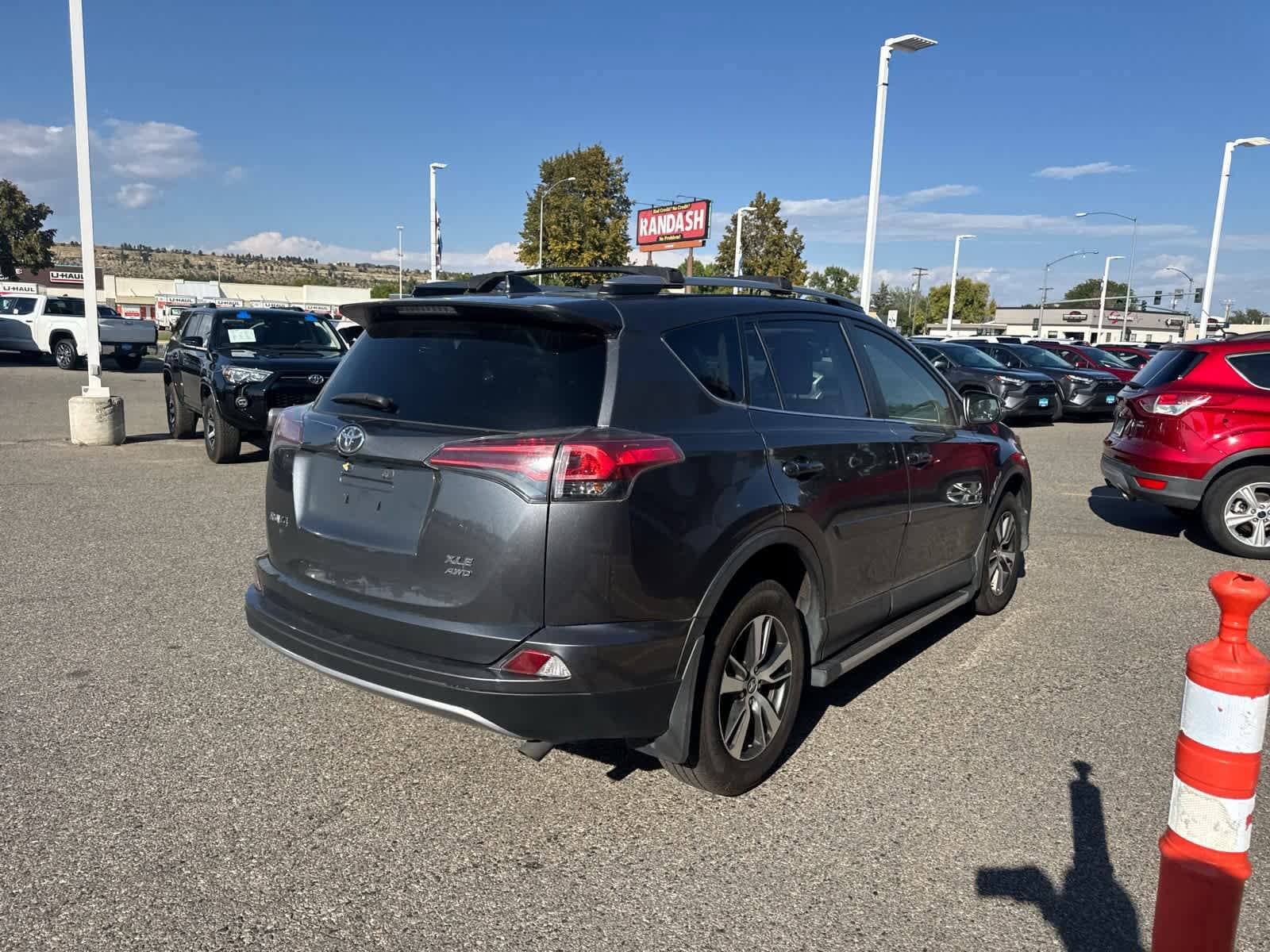 Thumbnail: 2018 Toyota RAV4 - 19