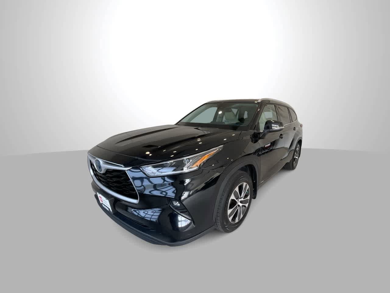 Thumbnail: 2021 Toyota Highlander - 4