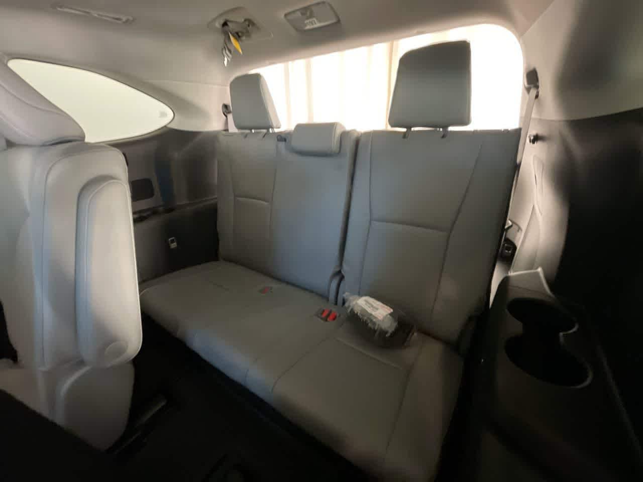 Thumbnail: 2026 Toyota Highlander - 24