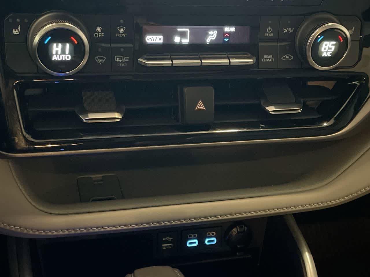 Thumbnail: 2022 Toyota Highlander - 19