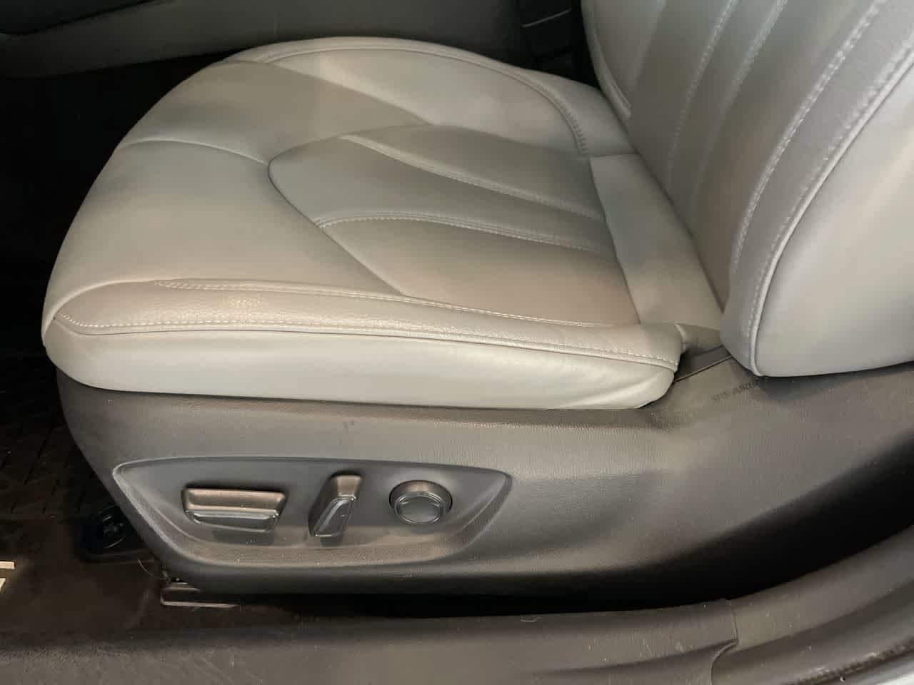 Thumbnail: 2021 Toyota Avalon - 12