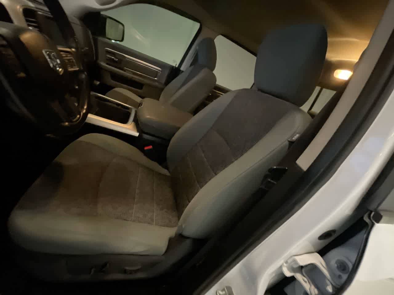 Thumbnail: 2019 RAM 1500 Classic - 11