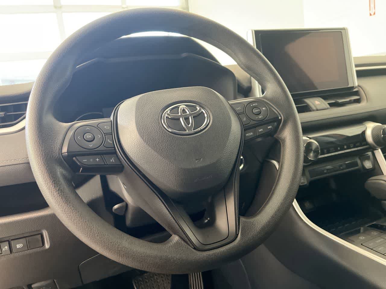 Thumbnail: 2025 Toyota RAV4 - 14