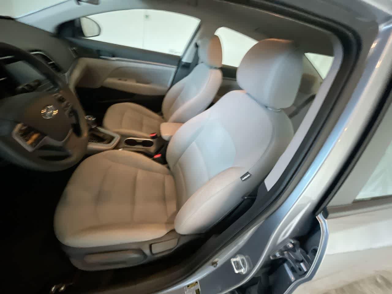 Thumbnail: 2017 Hyundai Elantra - 11