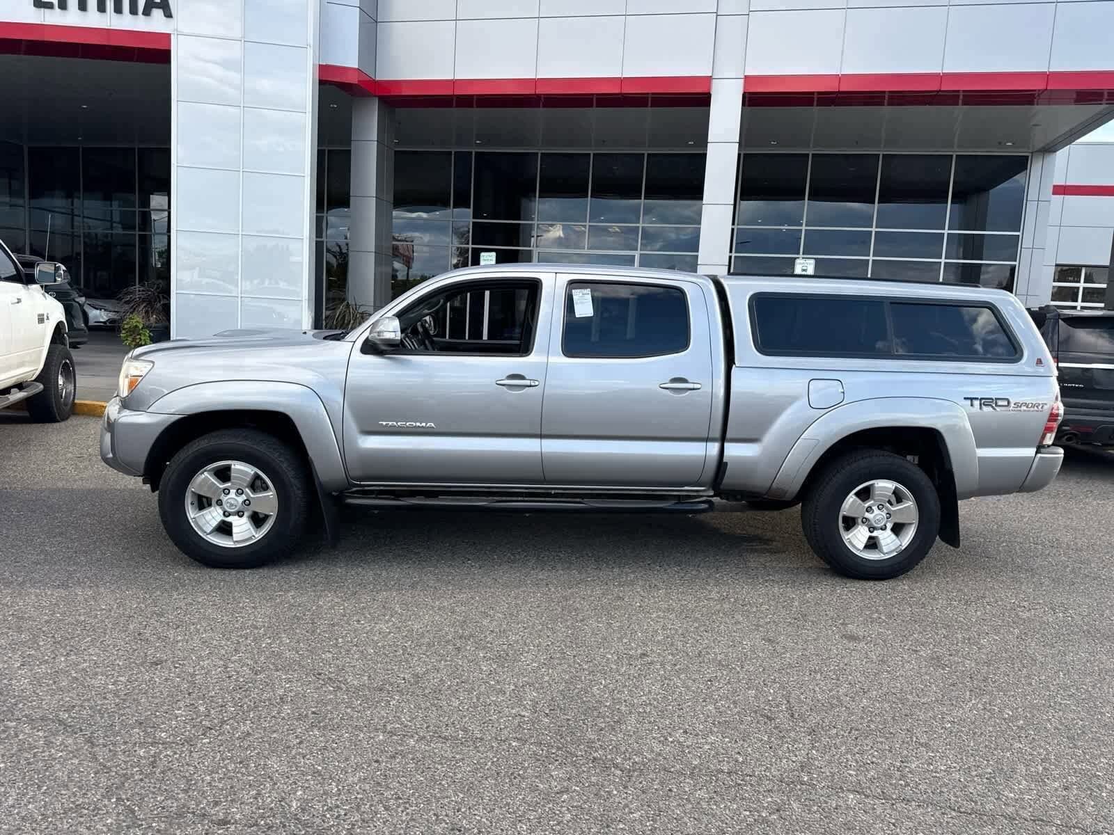 2015 Toyota Tacoma V6 photo 2